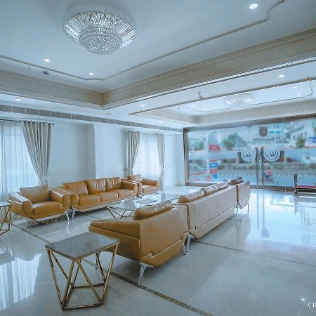 Hotel Grand Gayathri Khammam Exterior photo