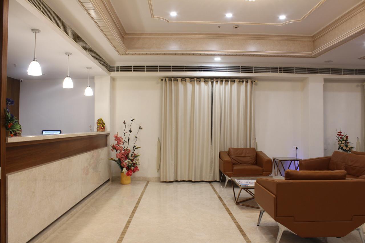 Hotel Grand Gayathri Khammam Exterior photo