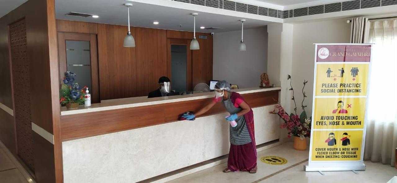 Hotel Grand Gayathri Khammam Exterior photo